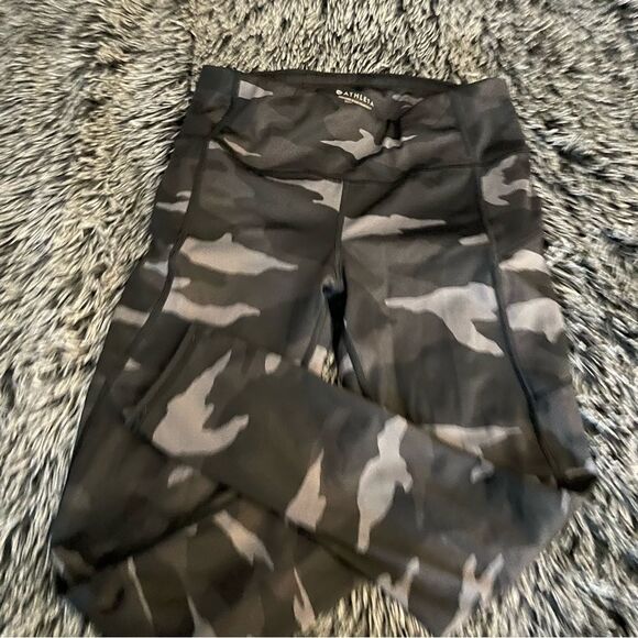 ATHLETA Camo Contender 7/8 Legging Tights- Size Small - Picture 3 of 5